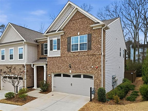 4th image of 207 Holden Way