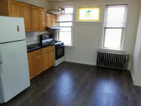 3rd image of 4519 158th St Floor 2