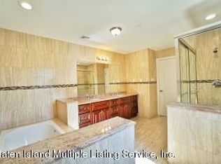 678 Yetman Ave, Staten Island, NY 10307