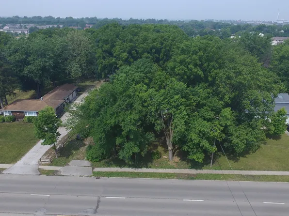 1511 N Main St, Normal, IL 61761