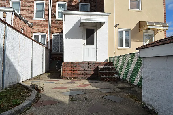 Sold by REMAX Elite | media 38