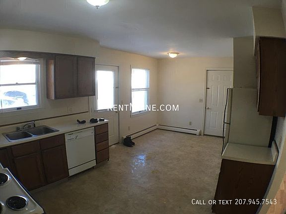 2nd image of 114 Main Rd S APT B