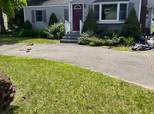 81 Cornwall Dr, Windsor Locks, CT 06096