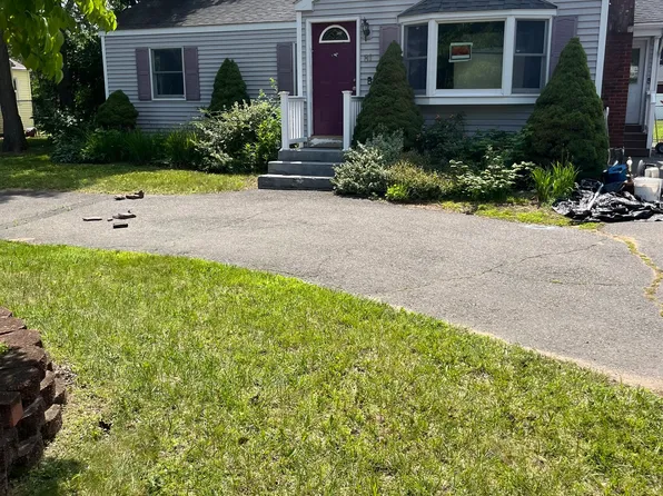 81 Cornwall Drive, Windsor Locks, CT 06096