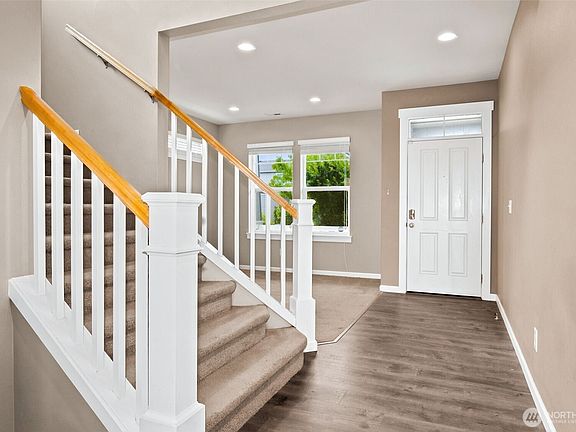 4th image of 2805 Fiddleback Street NE