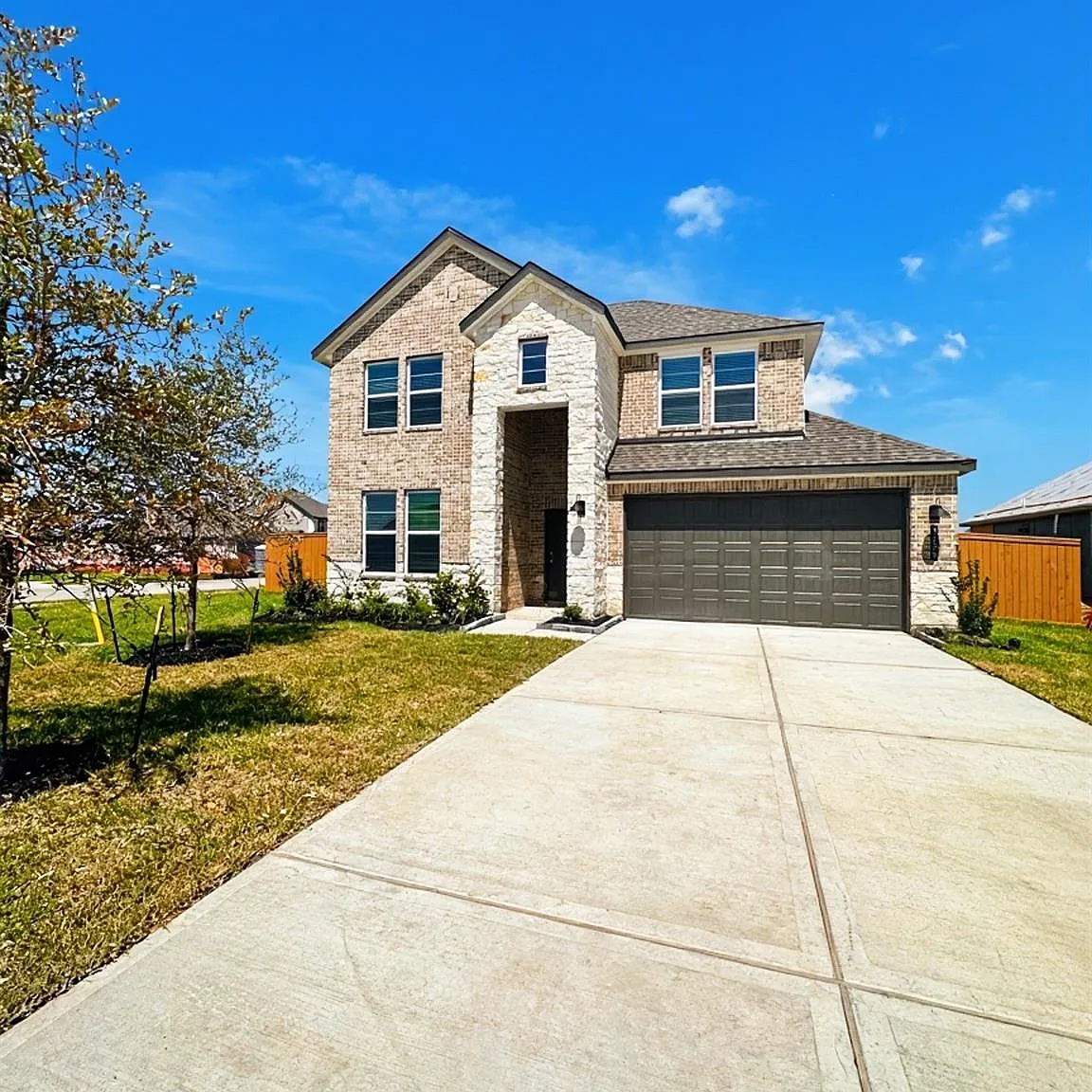 4 bed, 3.0 bath, 2645 sqft, $3,025 — Photo 1