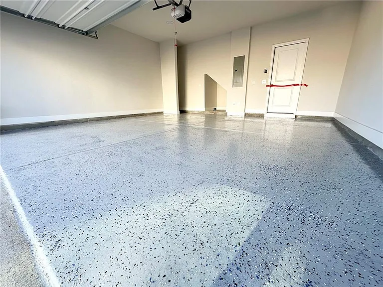 1237 Waldon Xing — Photo 27