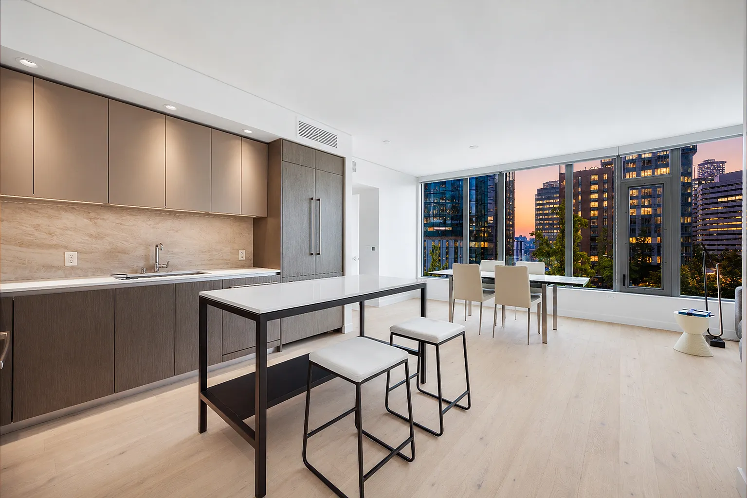1 bed, 692 sqft, $2,900 — Photo 1