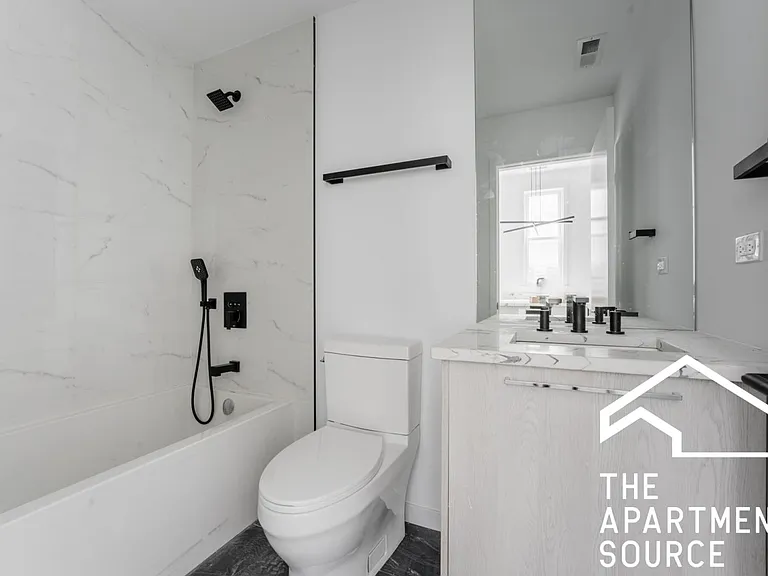 2743 W Division St #3R — Photo 22