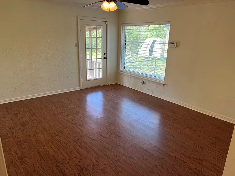 427 Stanford St — Photo 10