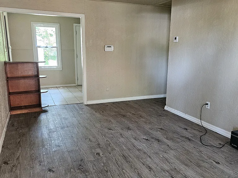 1035 W Ash Ave #B — Photo 2