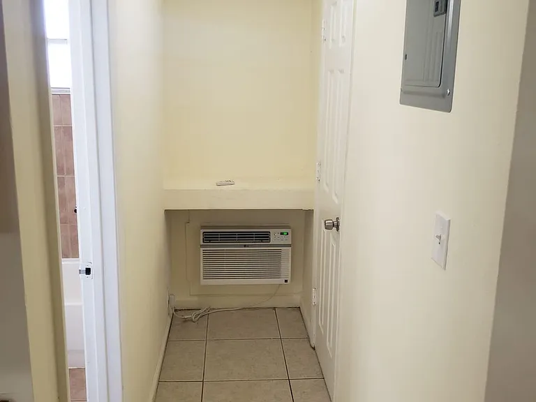 978 SW 10th Dr — Photo 20
