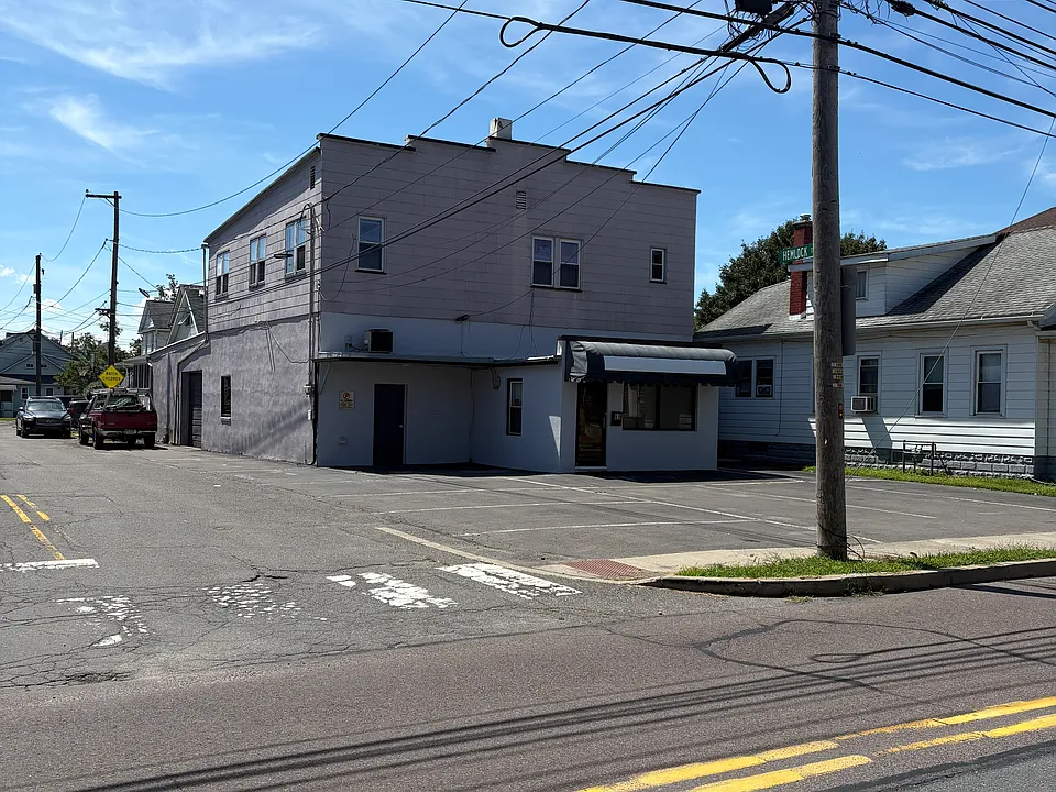 69 W Carey St