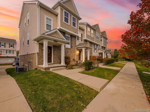4632 Bradley Cir, Troy, MI 48085