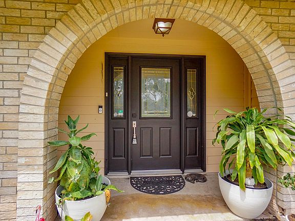 4th image of 3002 Shady Creek Dr