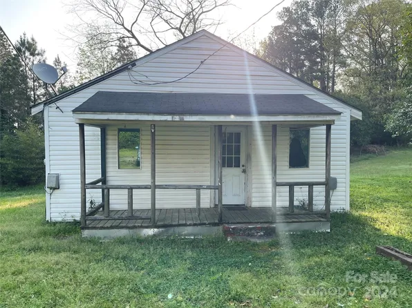 313 S Park Rd, Wadesboro, NC 28170