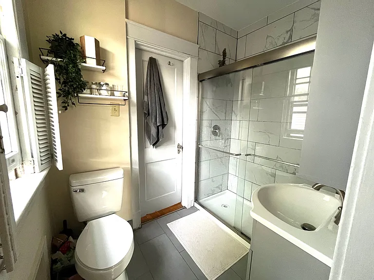 601 Hinsdale St #4 — Photo 16