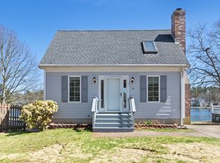 79 Agawam Lake Shore Dr, Wareham, MA 02571