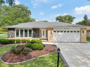 7701 Sawyer Rd, Darien, IL 60561