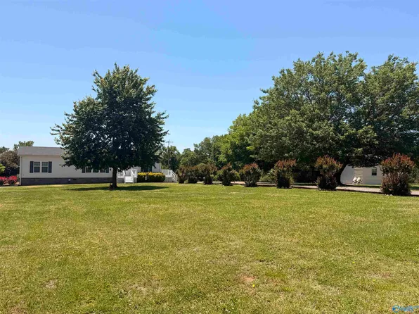 1534 County Road 44, Section, AL 35771