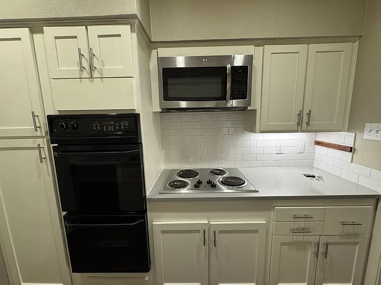 7424 W Northwest Hwy #6 — Photo 4