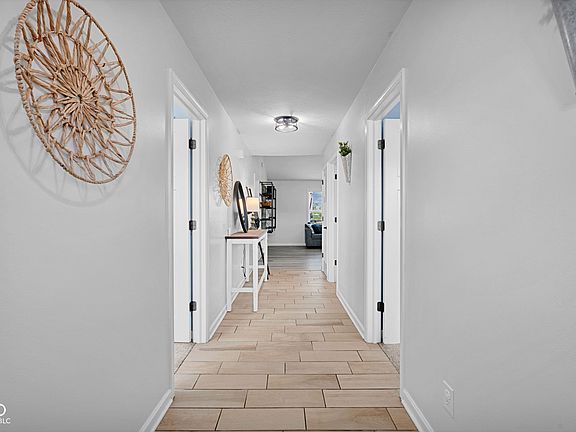3rd image of 4744 Clairmont Dr