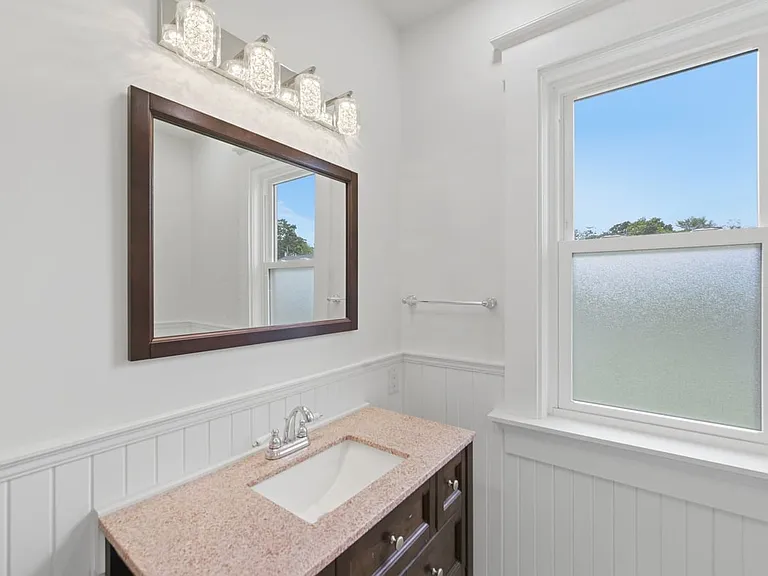 344 Helen St #2 — Photo 15