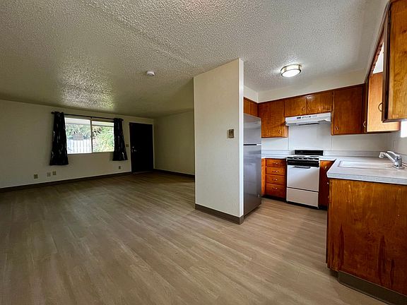 2nd image of 1522 Cherry Ave APT 2