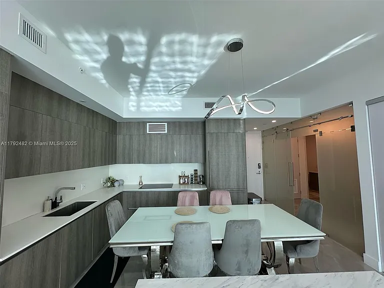 17550 Collins Ave #902 — Photo 2