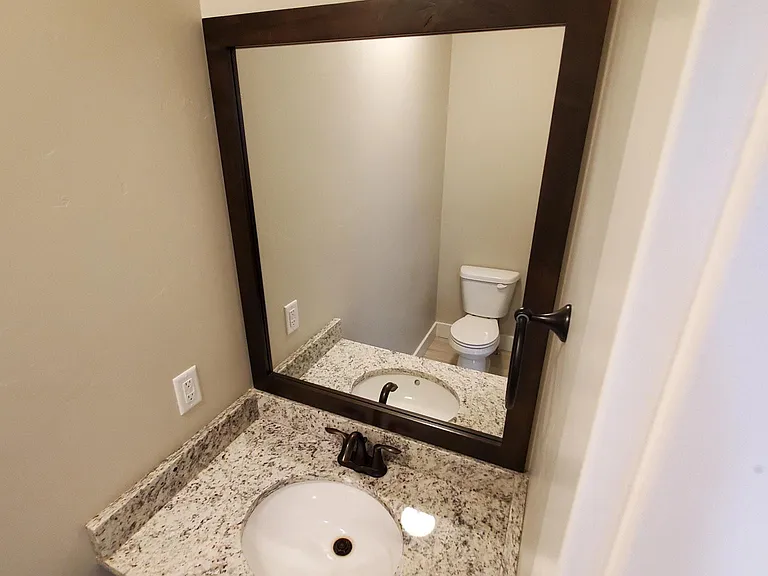 656 Saturn Ave #C — Photo 5