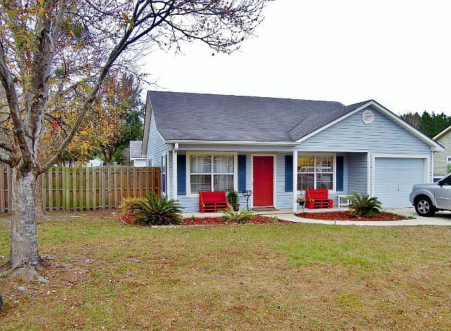 1st image of 102 Sandalwood Dr