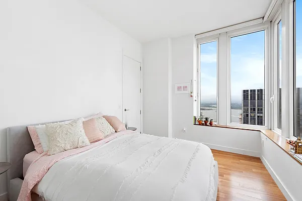 Rented by Douglas Elliman | media 20