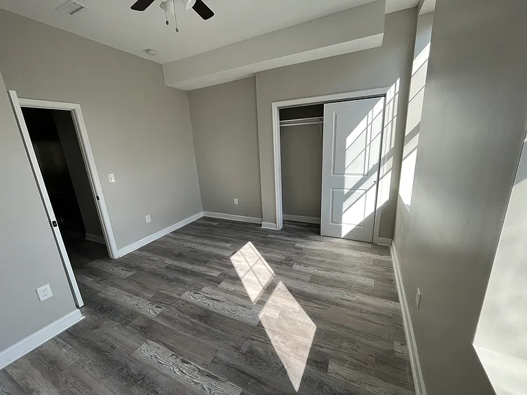 200 E 22nd St #1 — Photo 4