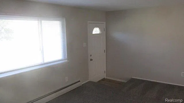 3 bed, 1.0 bath, 960 sqft, $1,550 — Photo 3