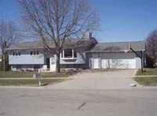2621 W 3rd St, Cedar Falls, IA 50613