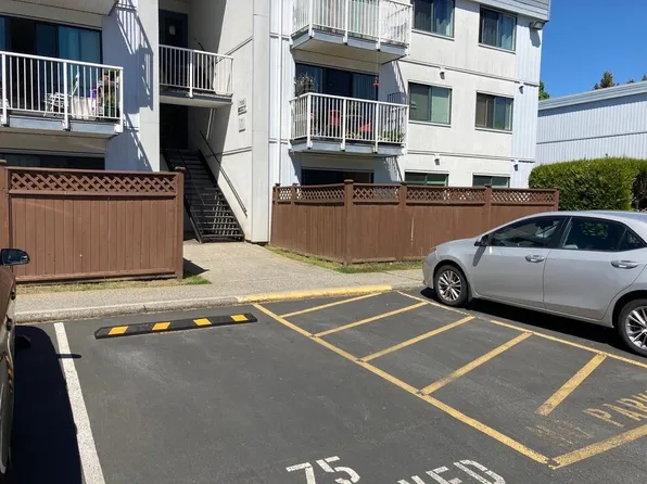 7180 Lindsay Rd #304, Richmond, BC V7C 3M6