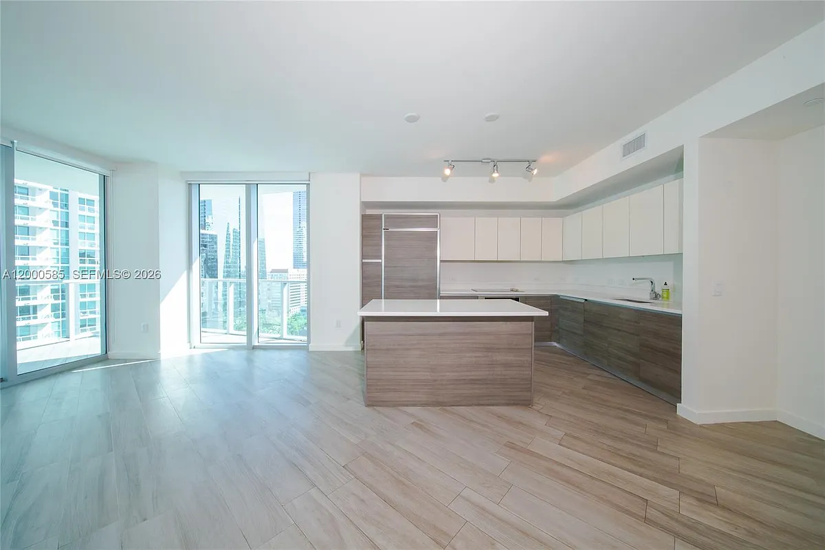 Building Photo - 1100 S Miami Ave #1701