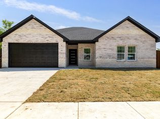 2815 Sydney St, Fort Worth, TX 76105