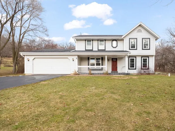 N2W31526 Scuppernong Valley Ct, Delafield, WI 53018