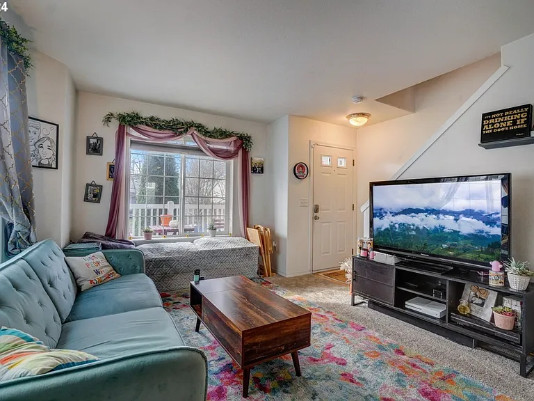 11821 SE Pine St — Photo 4