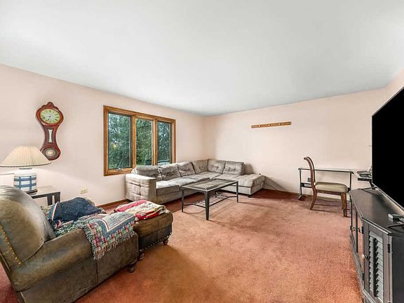 2nd image of 17319 Highwood Dr