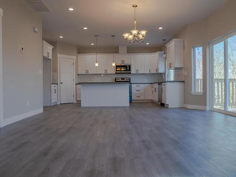 Living & Kitchen