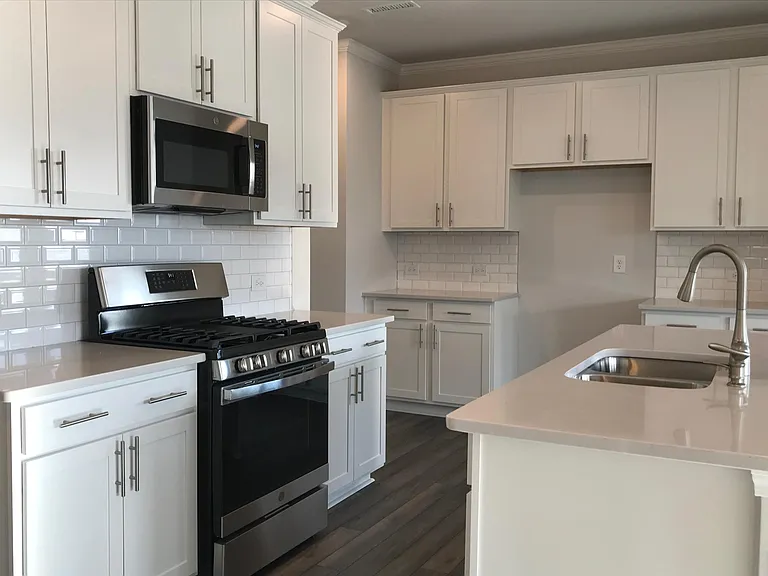 1606 Chestnut Tree Dr — Photo 6