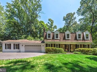 707 Forest Park Rd, Great Falls, VA 22066