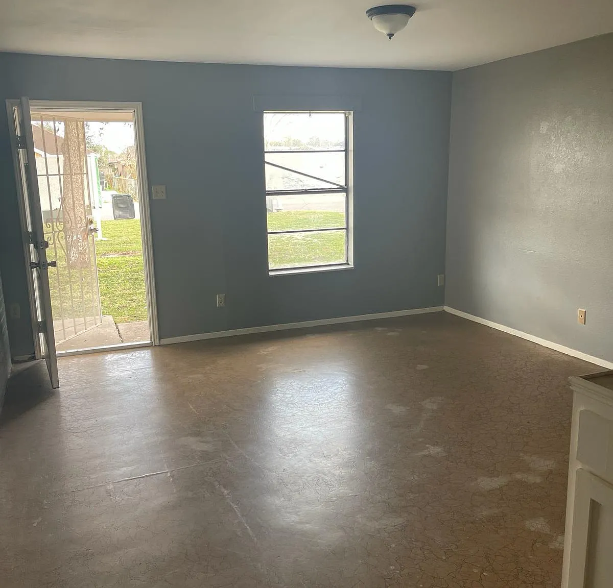 102 South Holland Avenue — Photo 3