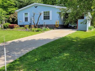 94 Greentree Ln, Hiram, OH 44234