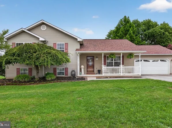 240 Matthew Dr, New Oxford, PA 17350