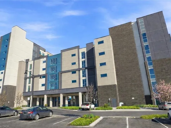 16 Concord Pl #516, Grimsby, ON L3M 0J1