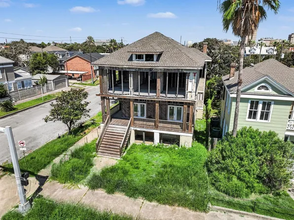 1128 Broadway St, Galveston, TX 77550