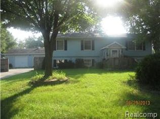 956 Centennial Ave, Ypsilanti, MI 48198